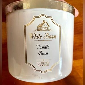 Vanilla Bean Candle - 3 wicks, glass holder, metal lid - White Barn